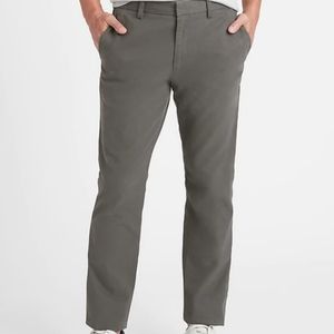 Banana Republic Aiden Chino 33/30